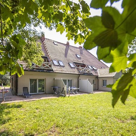 Ruhig Und Idyllische Lage, Strandnah, Gratis Nutzung Vom Ahoi Erlebnisbad Und Sauna In Sellin - Gutshaus Silvitz Fewo 02 Apartment Bergen Auf Rugen Bagian luar foto