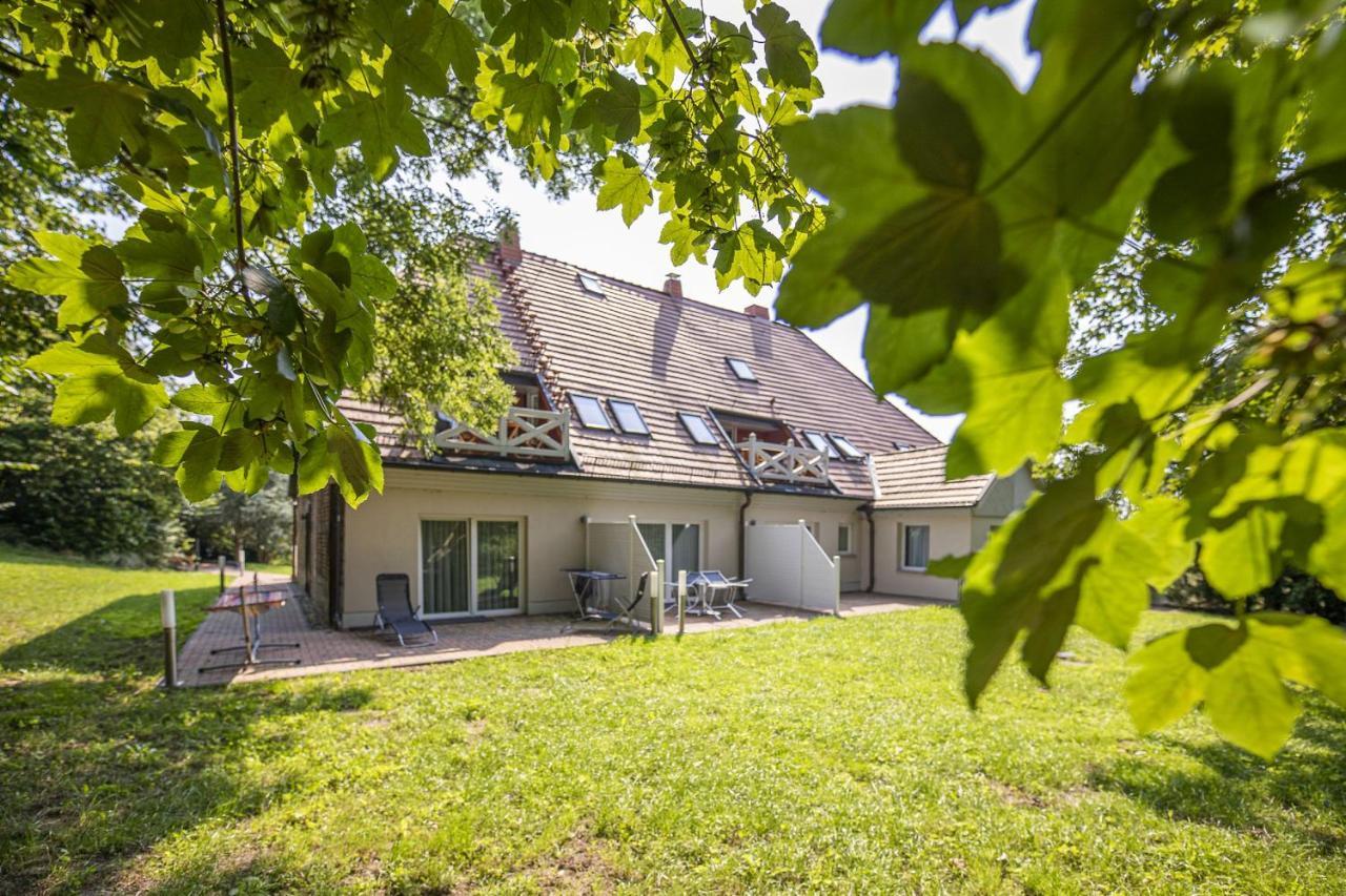 Ruhig Und Idyllische Lage, Strandnah, Gratis Nutzung Vom Ahoi Erlebnisbad Und Sauna In Sellin - Gutshaus Silvitz Fewo 02 Apartment Bergen Auf Rugen Bagian luar foto