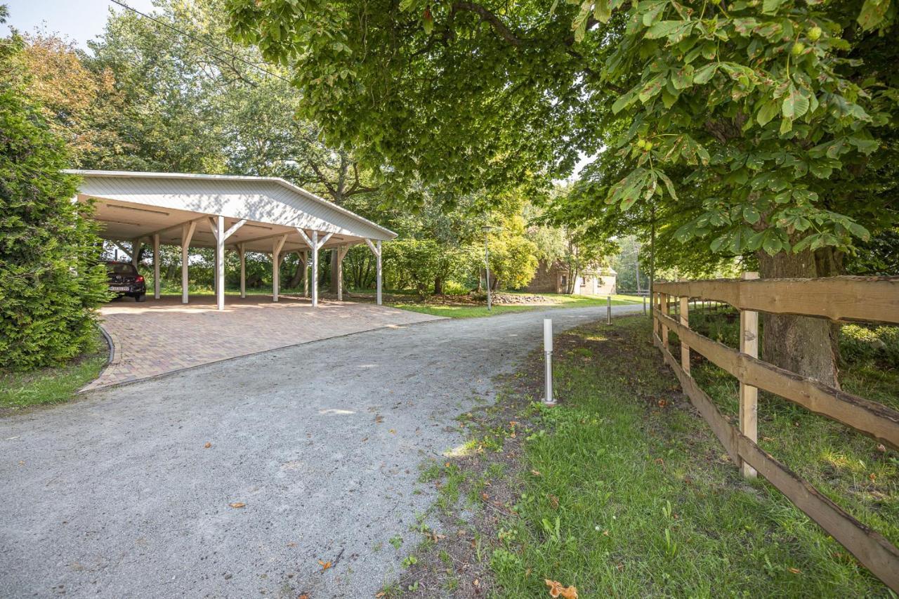 Ruhig Und Idyllische Lage, Strandnah, Gratis Nutzung Vom Ahoi Erlebnisbad Und Sauna In Sellin - Gutshaus Silvitz Fewo 02 Apartment Bergen Auf Rugen Bagian luar foto