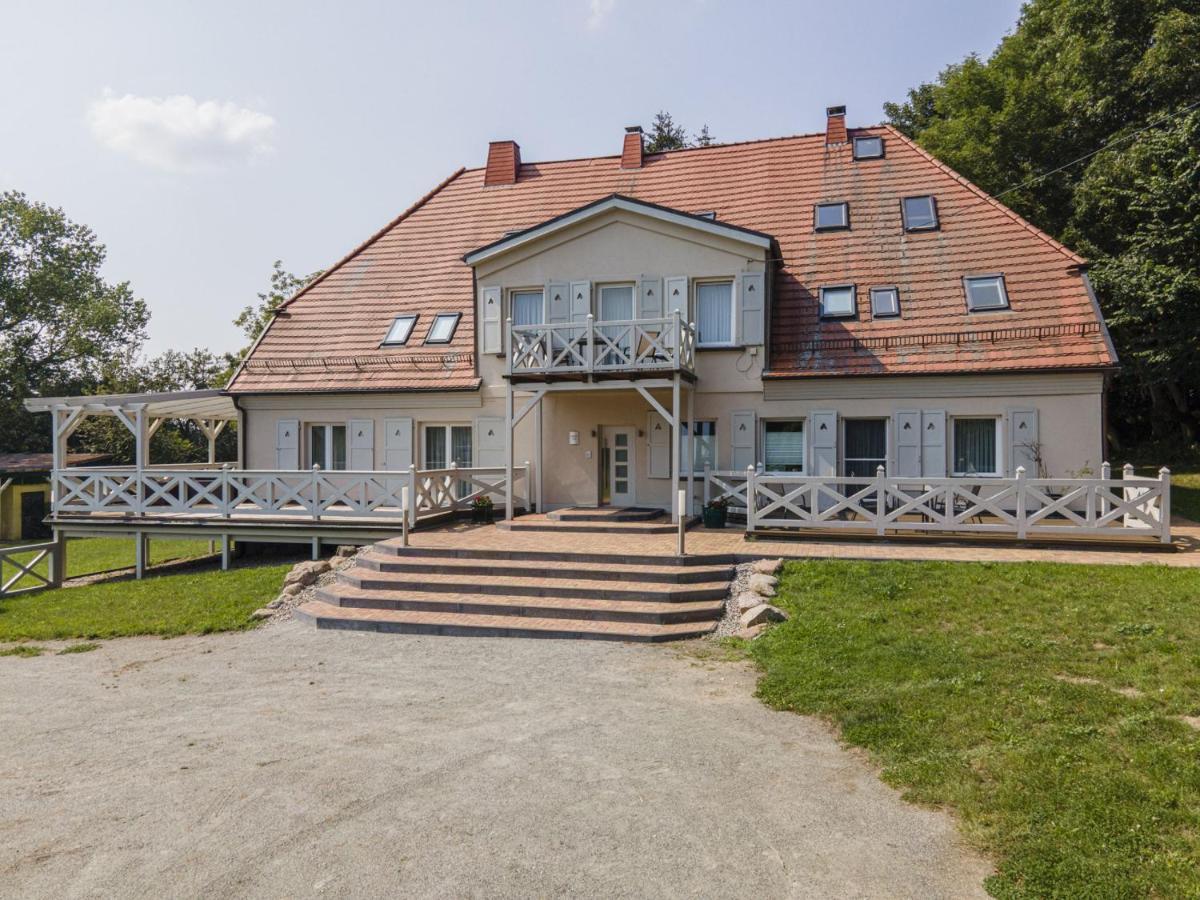 Ruhig Und Idyllische Lage, Strandnah, Gratis Nutzung Vom Ahoi Erlebnisbad Und Sauna In Sellin - Gutshaus Silvitz Fewo 02 Apartment Bergen Auf Rugen Bagian luar foto