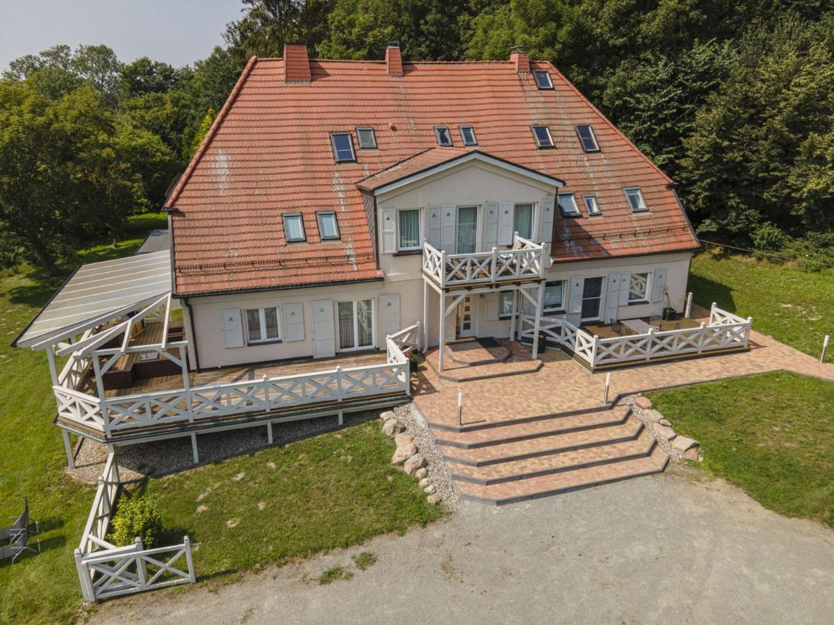 Ruhig Und Idyllische Lage, Strandnah, Gratis Nutzung Vom Ahoi Erlebnisbad Und Sauna In Sellin - Gutshaus Silvitz Fewo 02 Apartment Bergen Auf Rugen Bagian luar foto