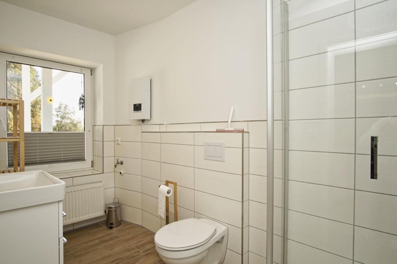 Ruhig Und Idyllische Lage, Strandnah, Gratis Nutzung Vom Ahoi Erlebnisbad Und Sauna In Sellin - Gutshaus Silvitz Fewo 02 Apartment Bergen Auf Rugen Bagian luar foto