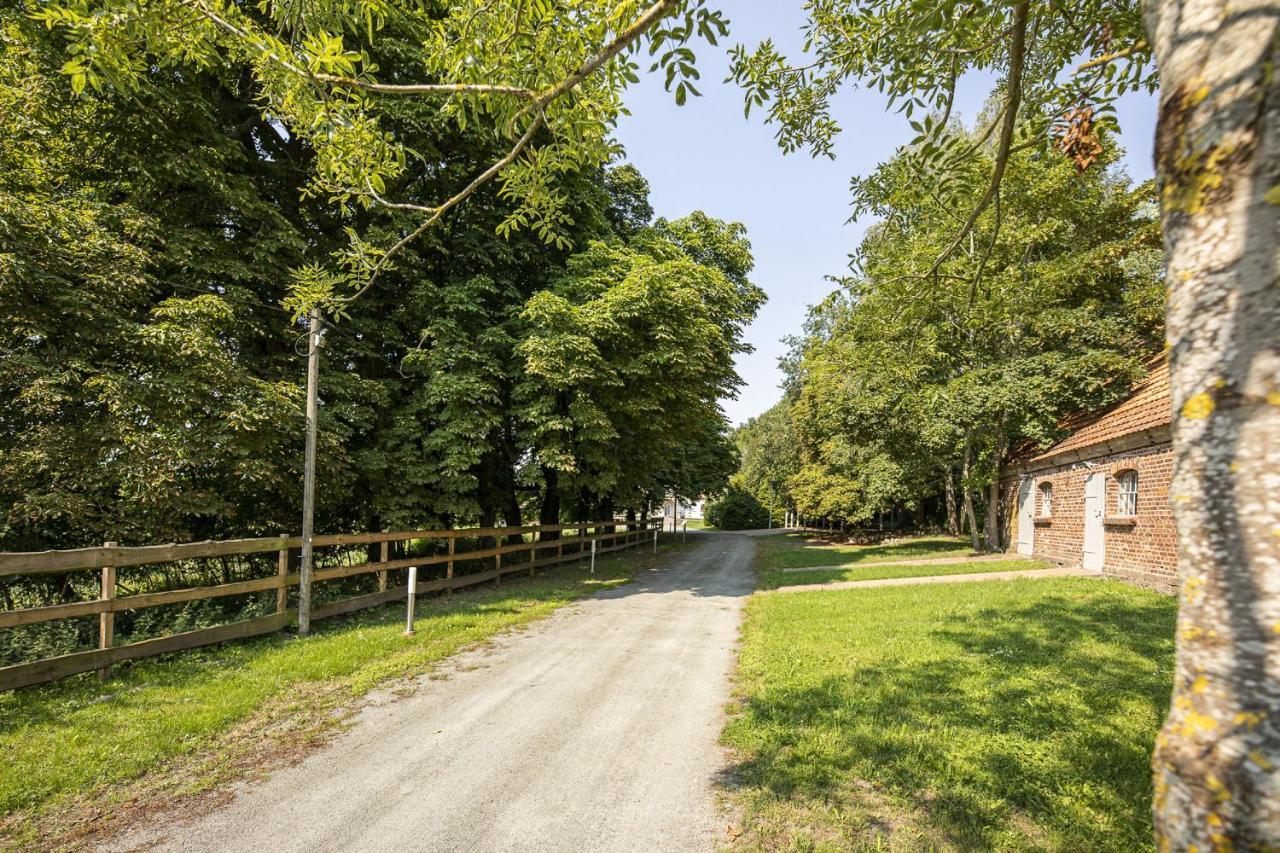 Ruhig Und Idyllische Lage, Strandnah, Gratis Nutzung Vom Ahoi Erlebnisbad Und Sauna In Sellin - Gutshaus Silvitz Fewo 02 Apartment Bergen Auf Rugen Bagian luar foto